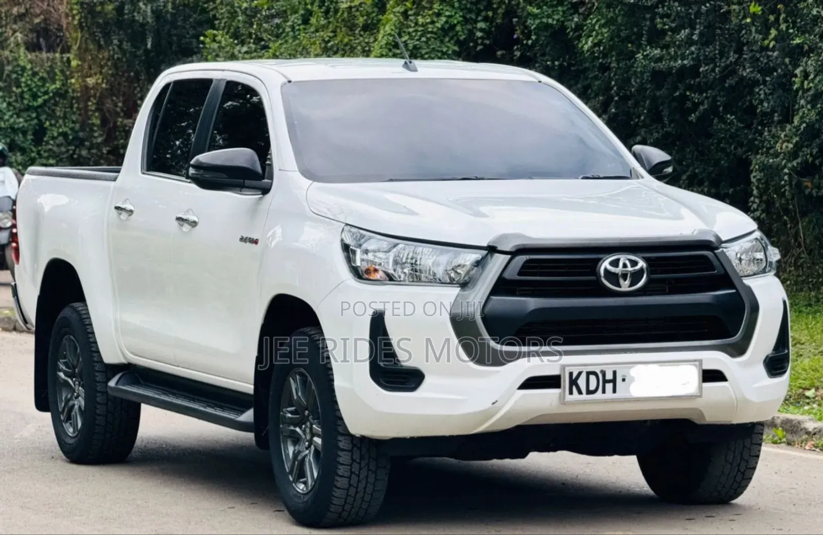 Toyota Hilux Revo Double Cab Deisel 2.4 AWD 2022 White