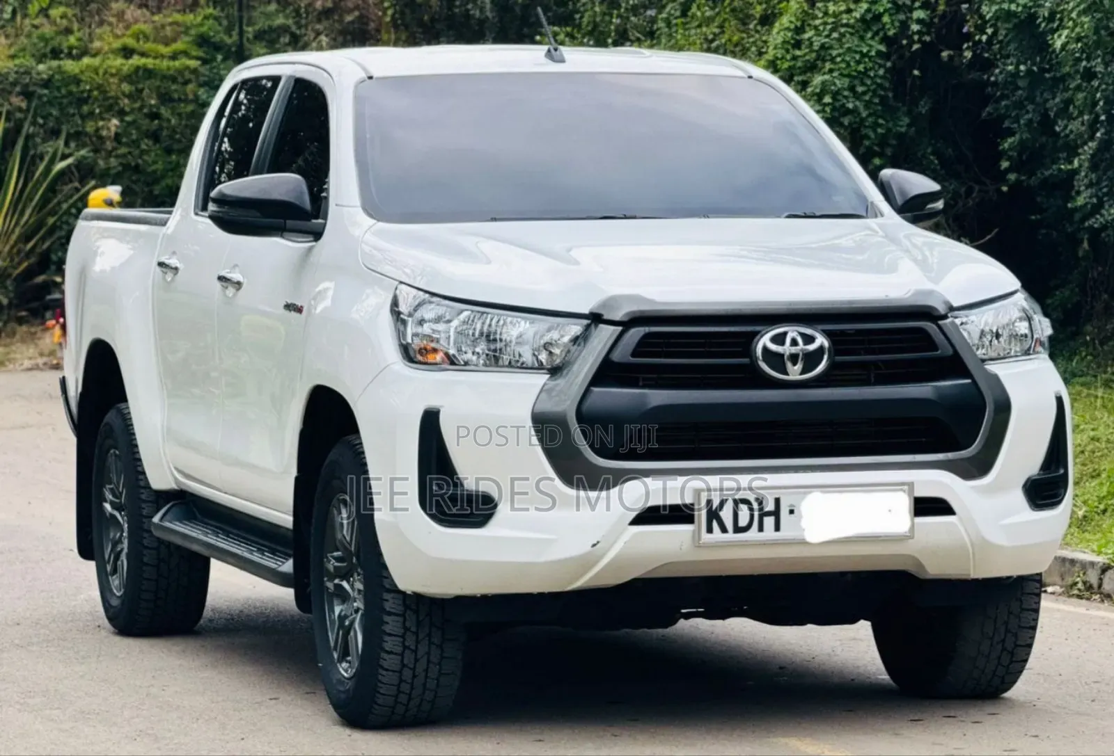 Toyota Hilux Revo Double Cab Deisel 2.4 AWD 2022 White