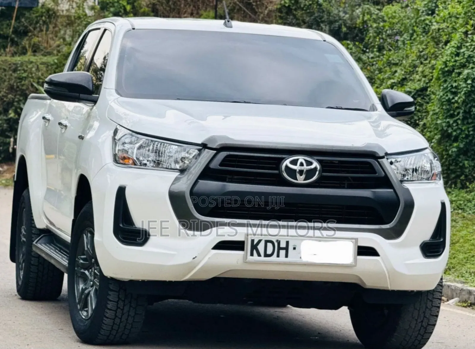 Toyota Hilux Revo Double Cab Deisel 2.4 AWD 2022 White
