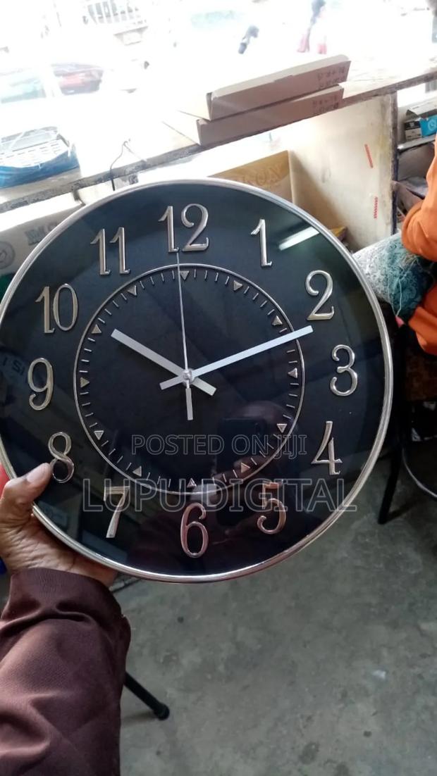 Clock With Hidden Camera - thumbnail 2