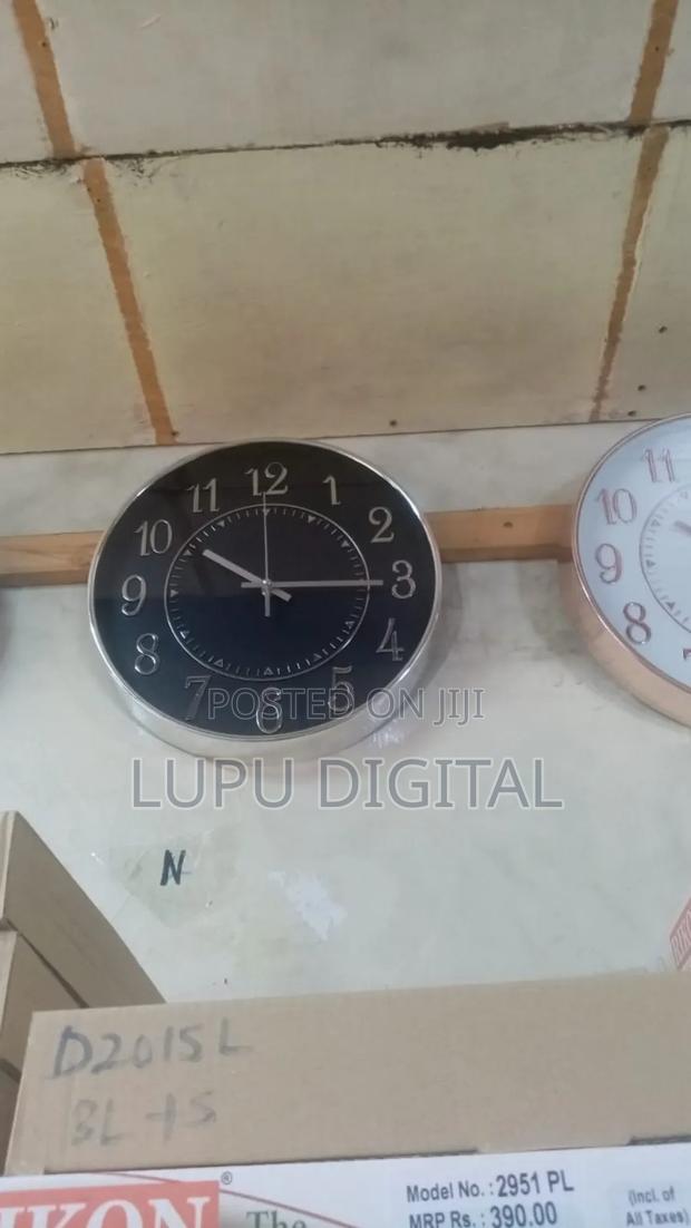 Clock With Hidden Camera - thumbnail 5