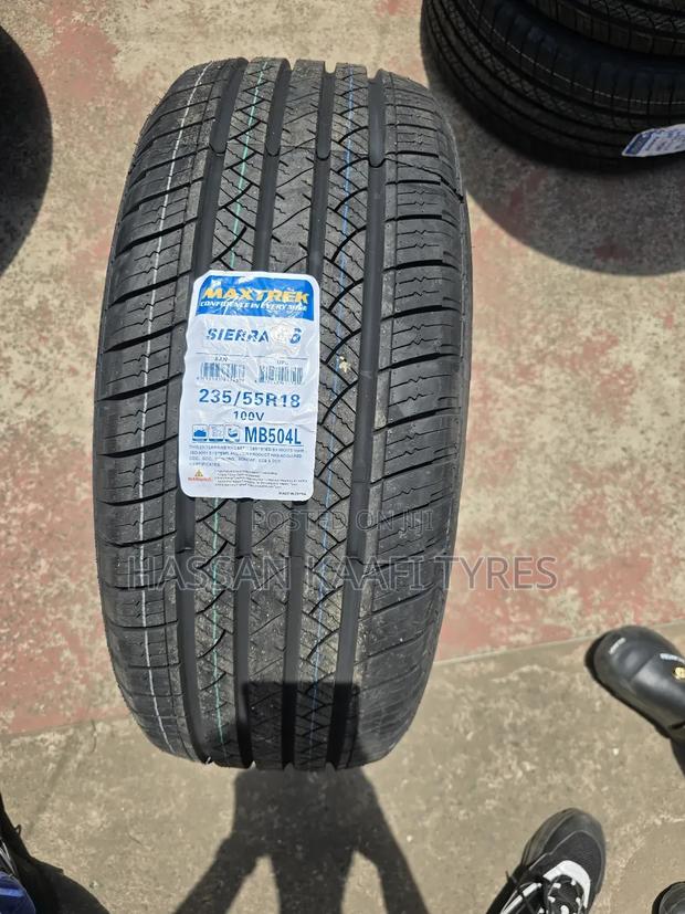 235/55r18 Maxtrek Tyre