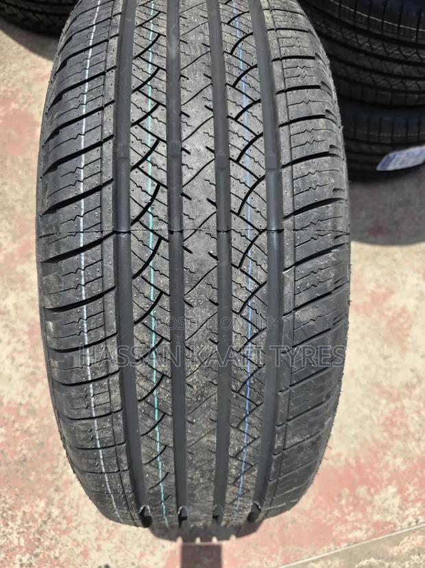235/55r18 Maxtrek Tyre - thumbnail 2