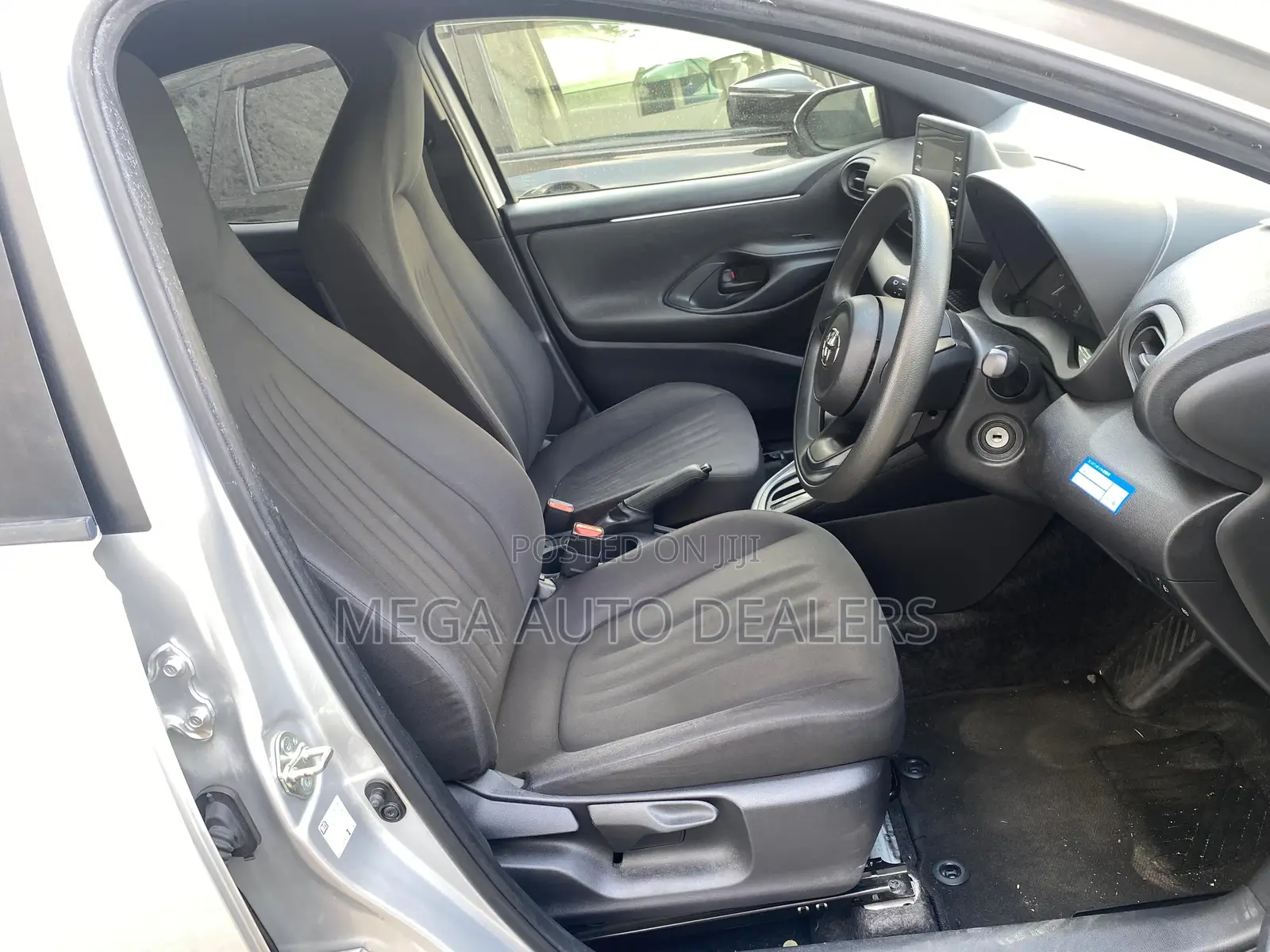 Toyota Yaris 2019 Silver