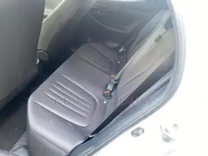 Toyota Yaris 2019 Silver