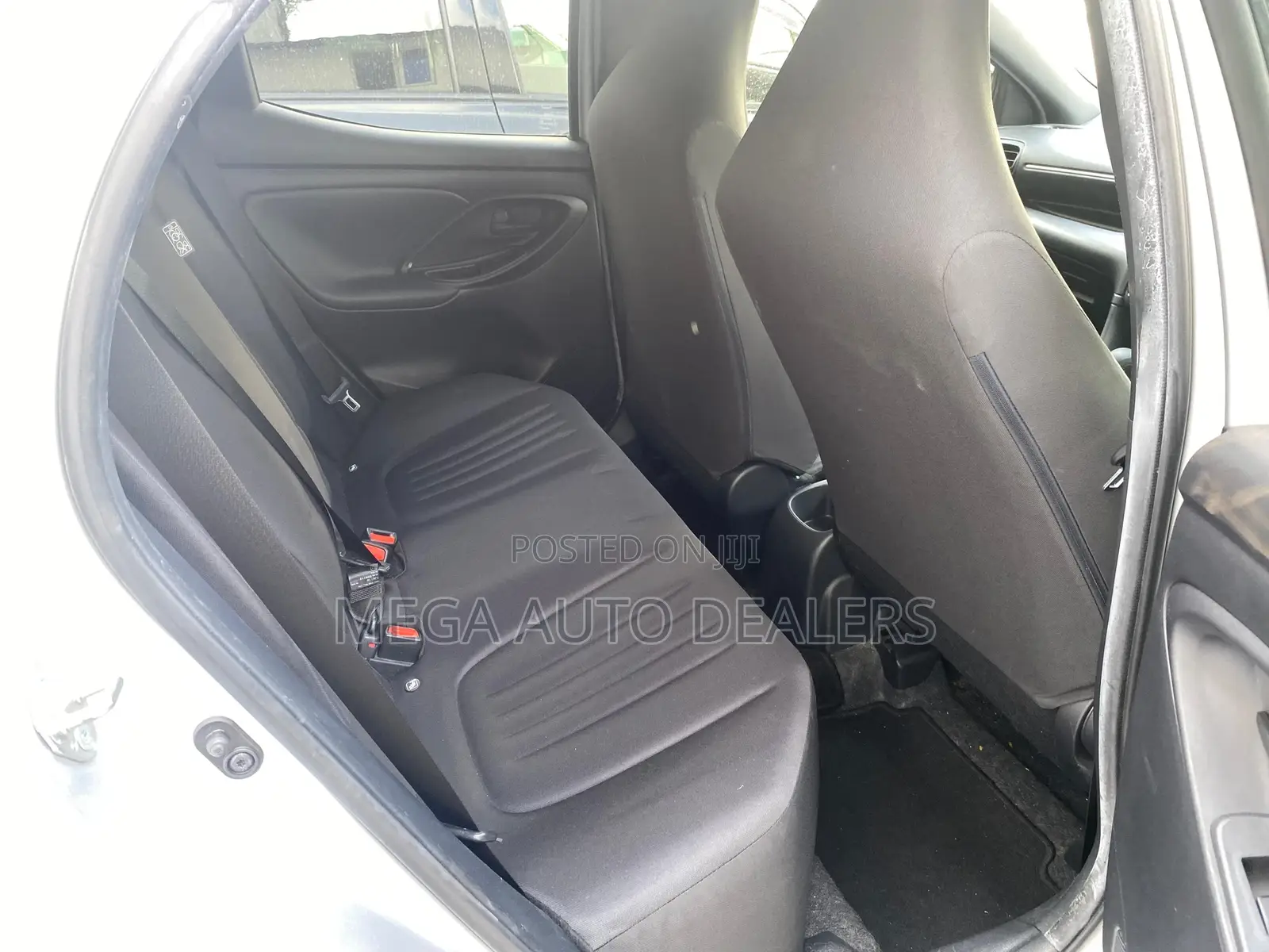 Toyota Yaris 2019 Silver