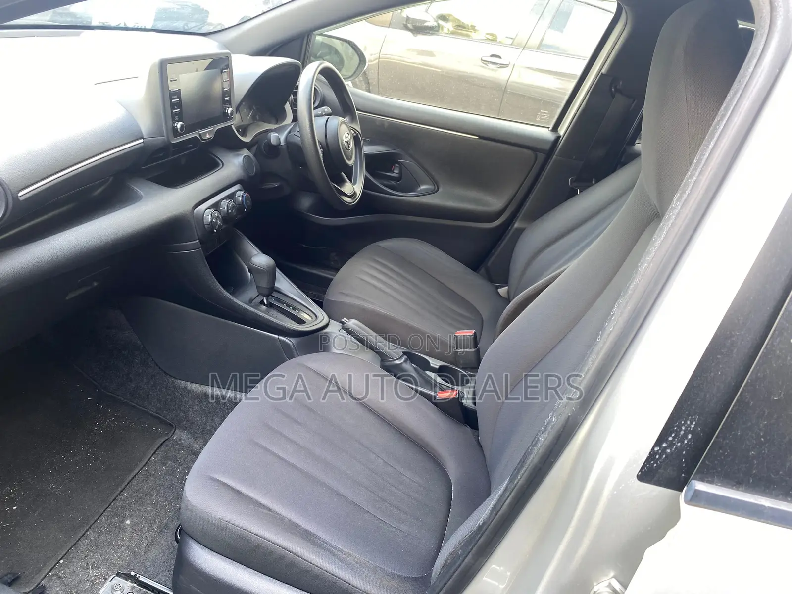 Toyota Yaris 2019 Silver