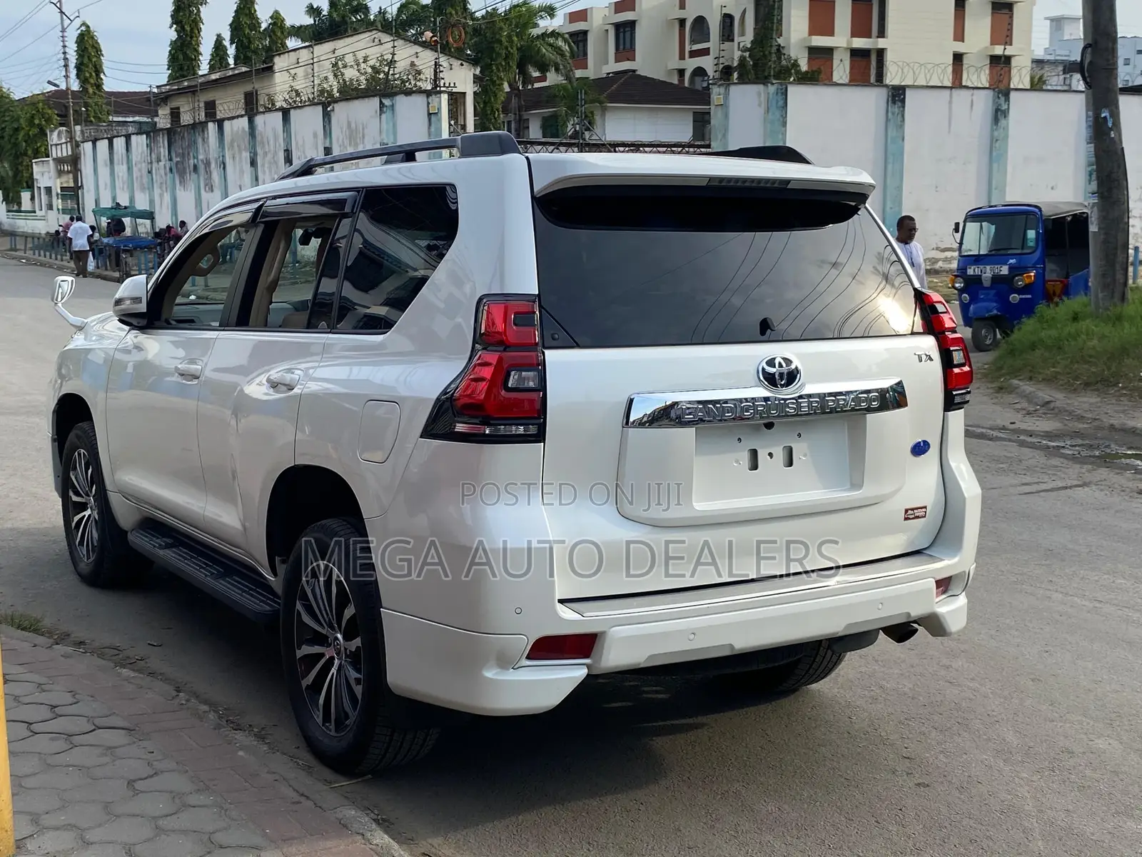 Toyota Land Cruiser Prado 2.7 2018 White