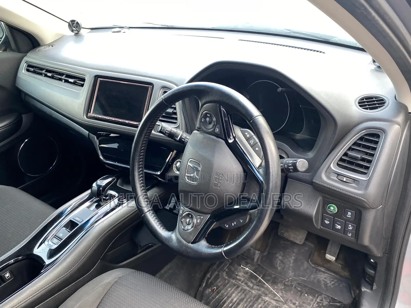 Honda Vezel 2018 Silver