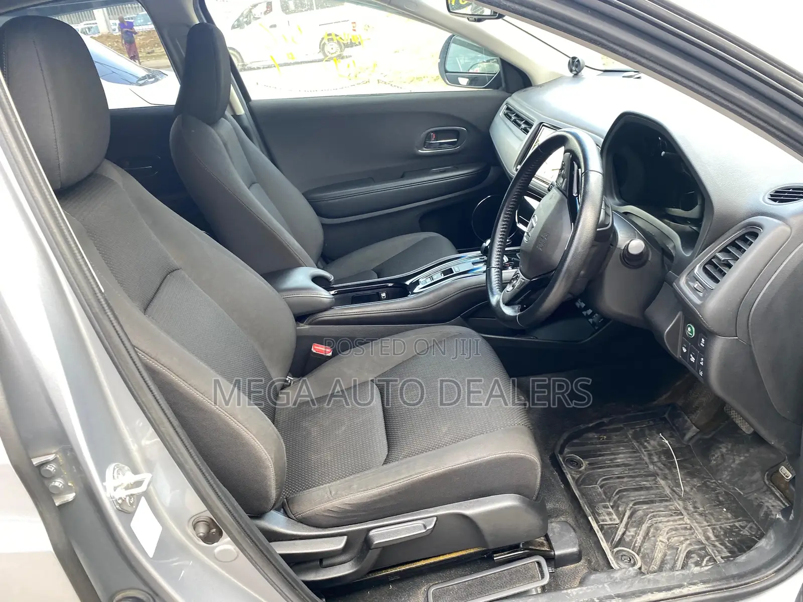 Honda Vezel 2018 Silver