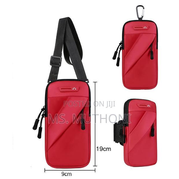 Universal Outdoors Waterproof Arm Sleeve Phone Holder - thumbnail 3