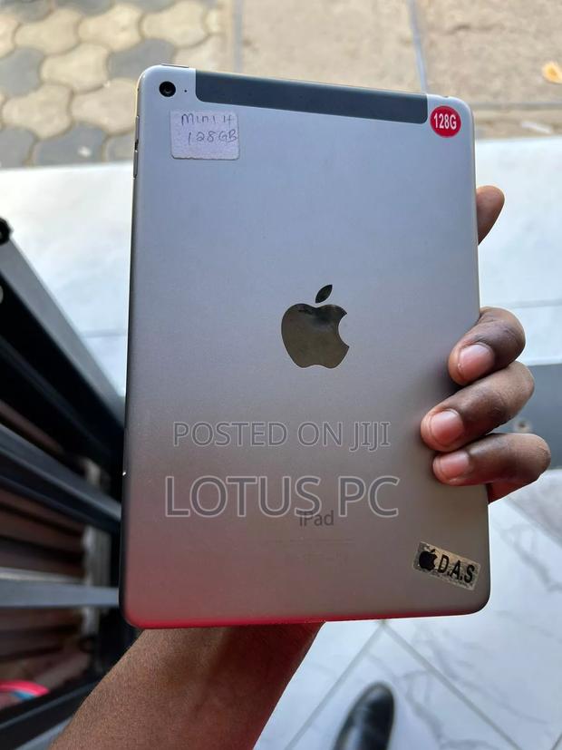 Apple iPad mini 4 128 GB Gray - thumbnail 3