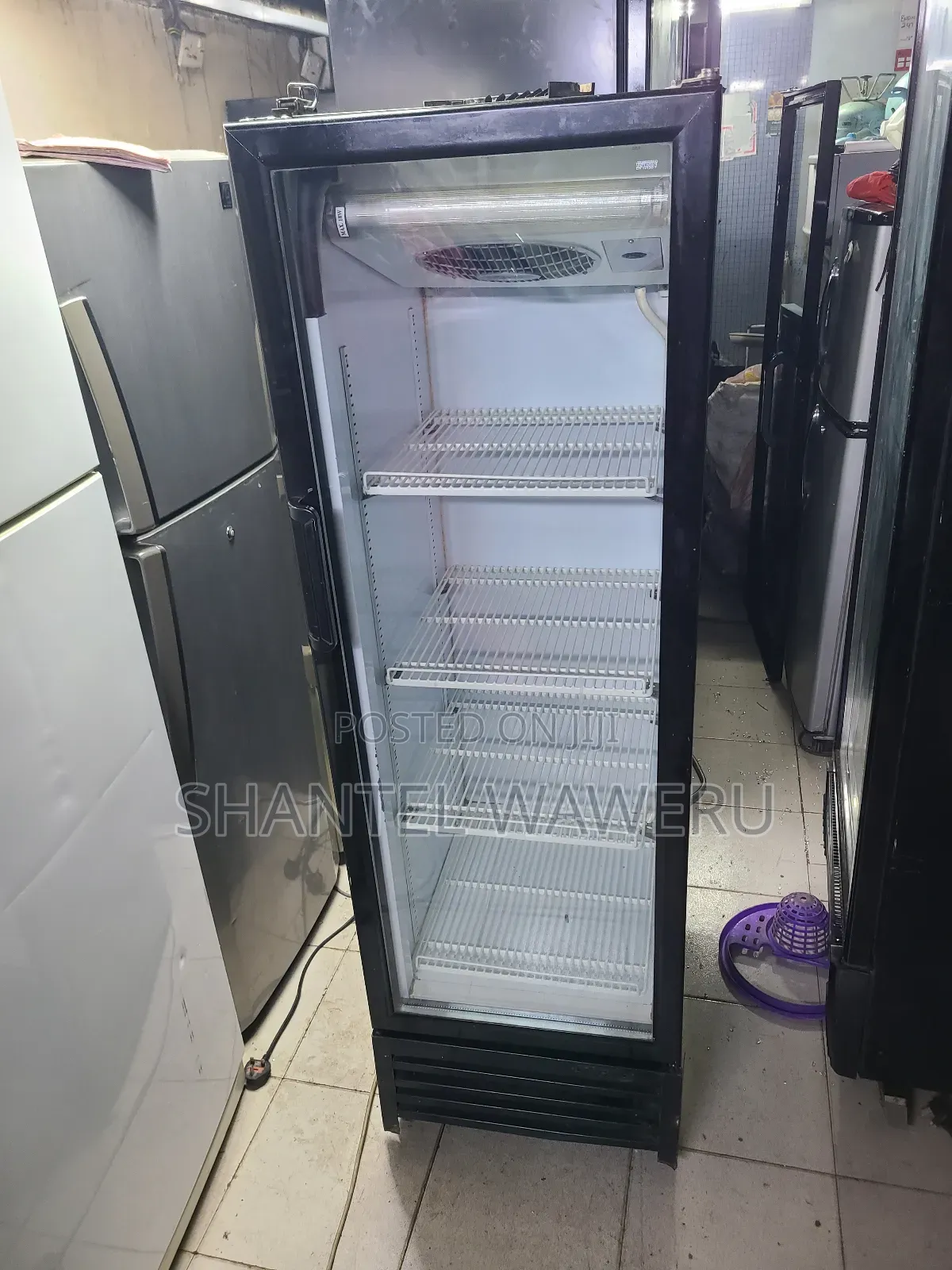 280 Mirror Shop Refrigerator