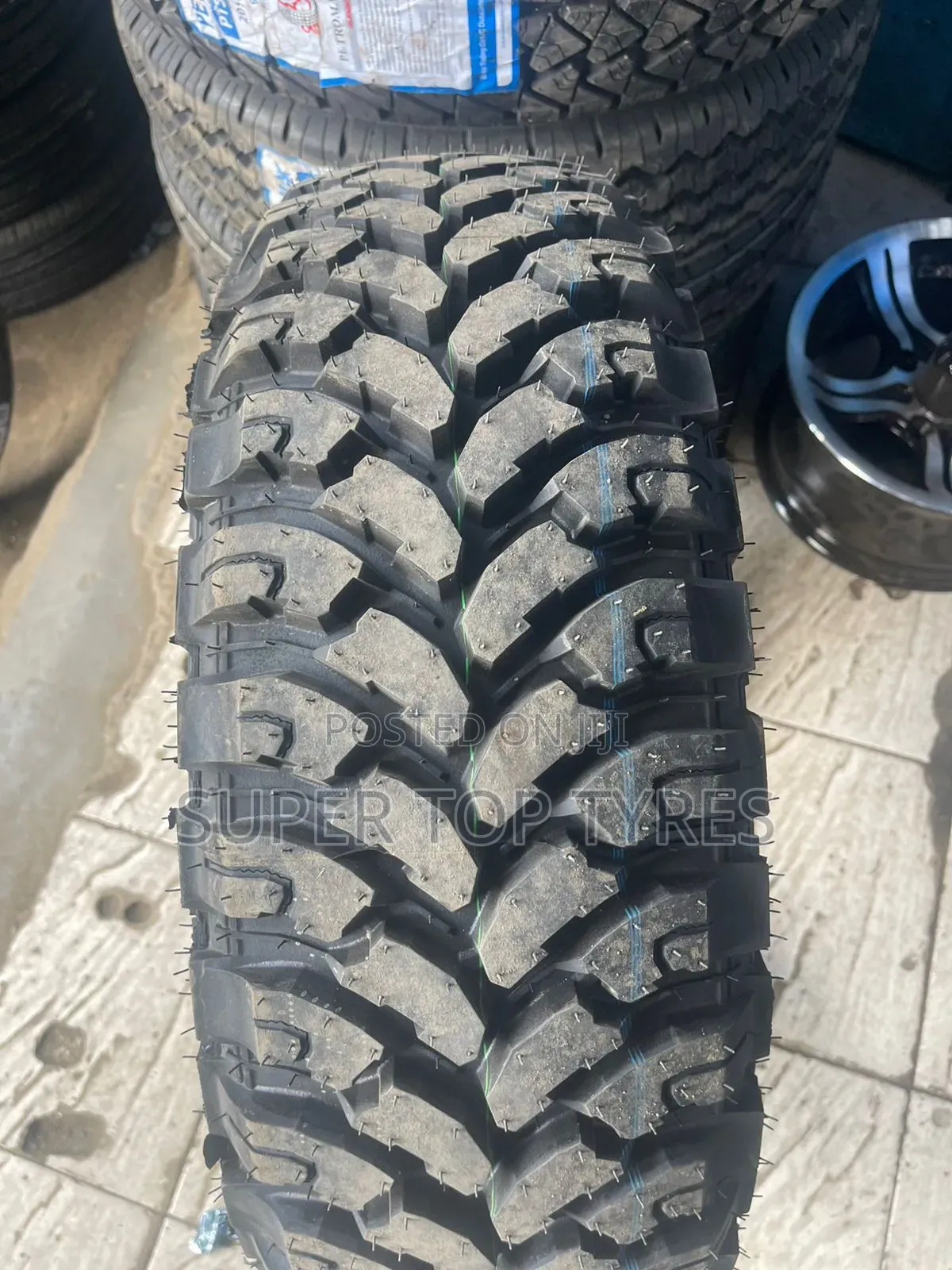 215/75r15 Comfoser M/T