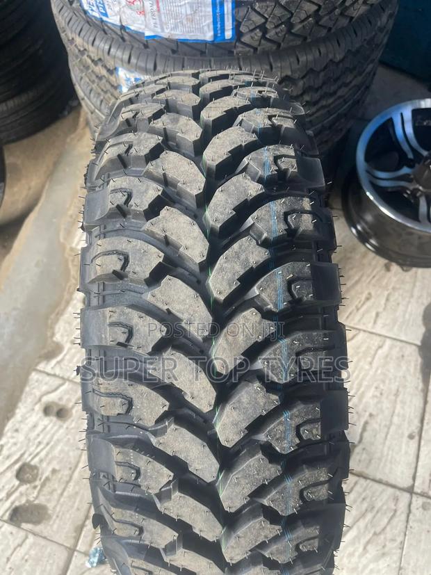 215/75r15 Comfoser M/T - thumbnail 2