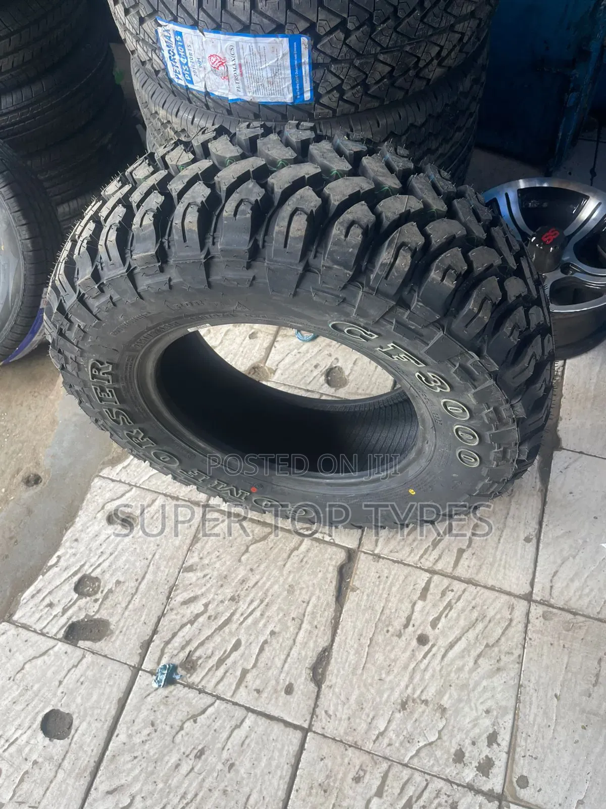 215/75r15 Comfoser M/T