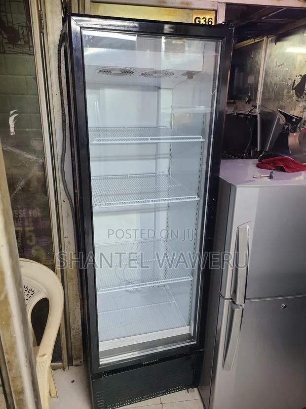 400litres With 4 Tray Newly Used Display Refrigerator - thumbnail 2