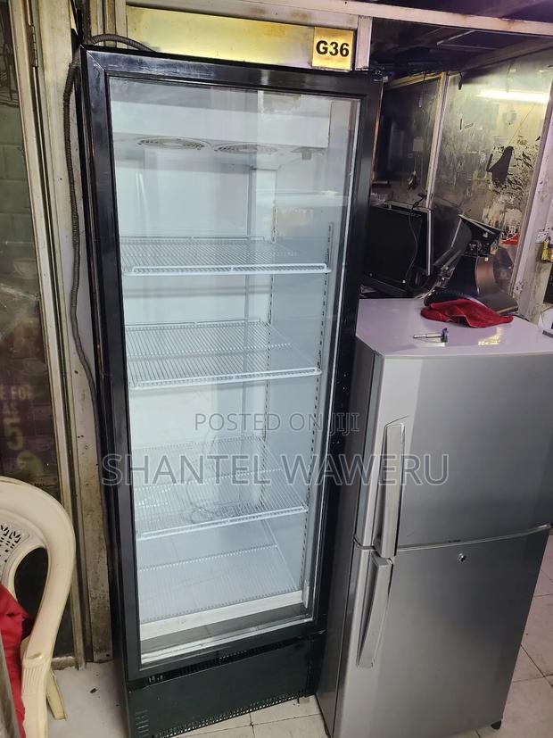 400litres With 4 Tray Newly Used Display Refrigerator - thumbnail 3