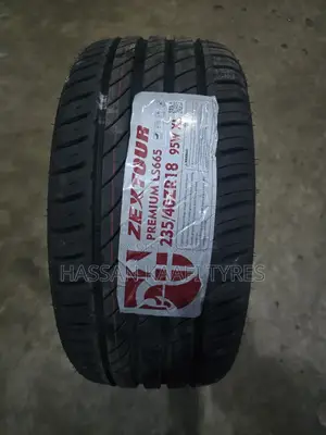 235/40r18 Zextuar Tyre