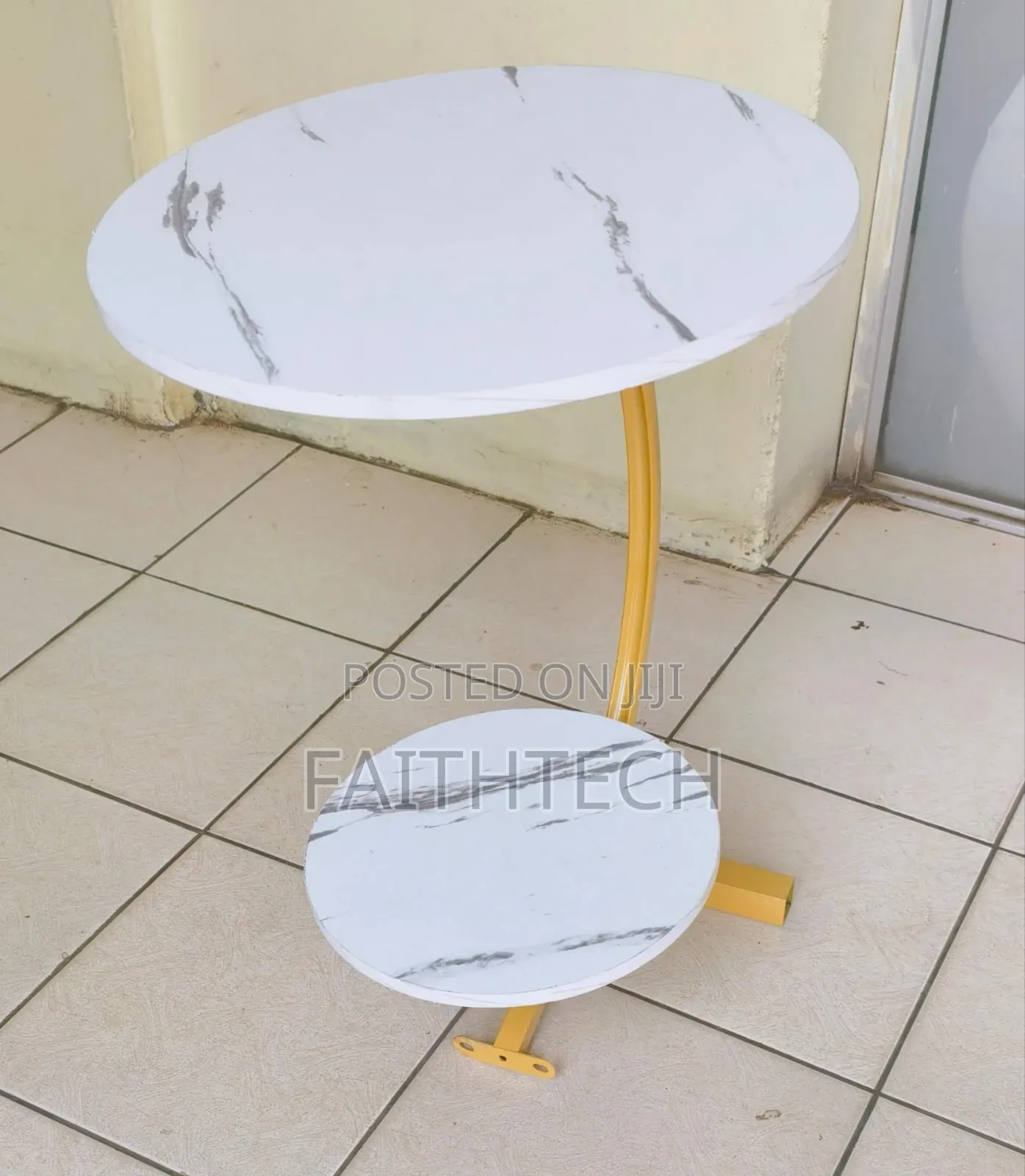 *Classy Table With Marble Effect