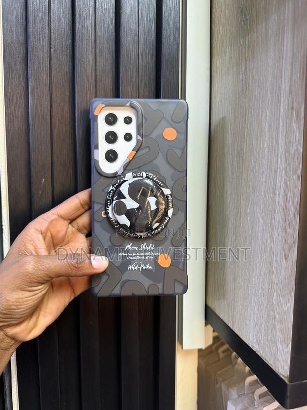 Samsung Galaxy S25 Ultra Magsafe Graffiti Pattern Back Case - main view