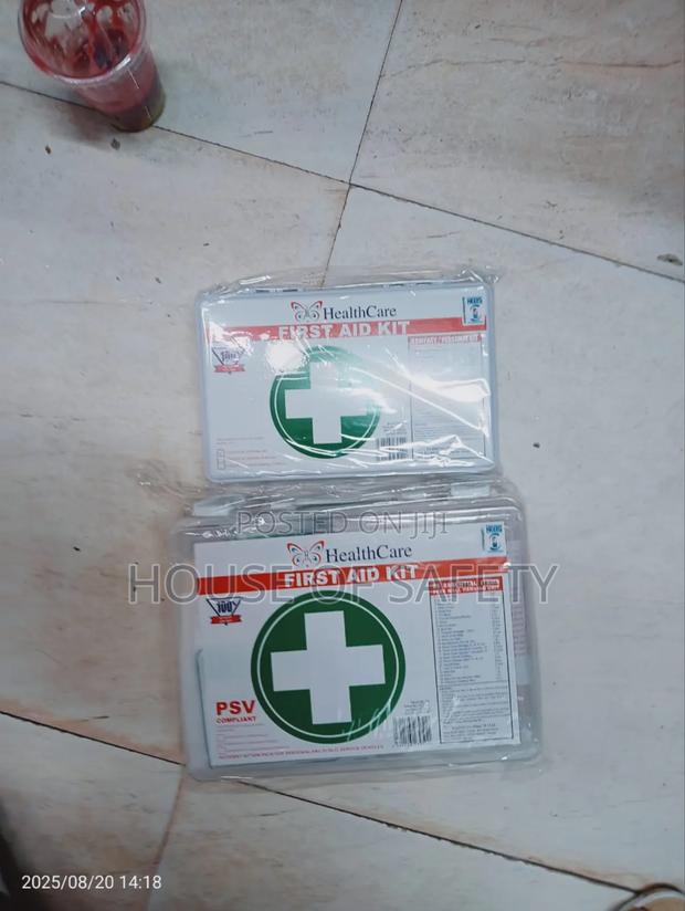 Fist Aid Kit Medium Size - thumbnail 3