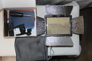 Yongnuo Yn300ii Led Camera Adjustable Color Video Light