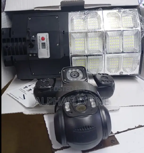 3-Lens Ultra Hd Wide4g Triple Lens Floodlight Solar PTZ Camera