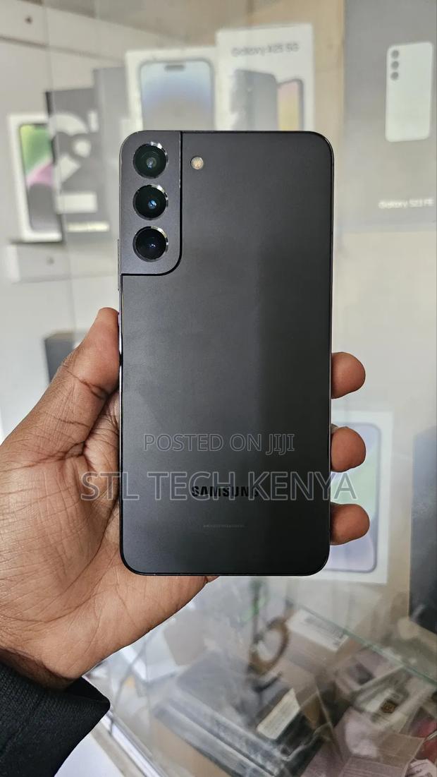 Samsung Galaxy S22+ 5G 128 GB Black - main view