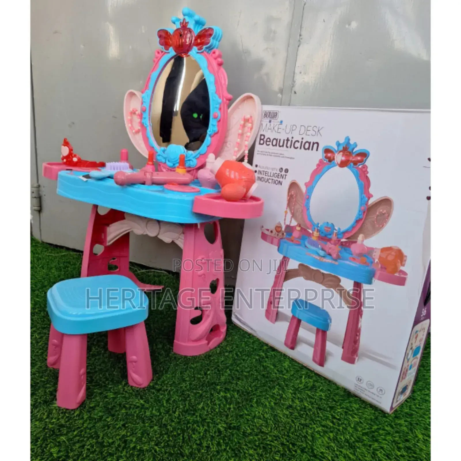 Make Up Table