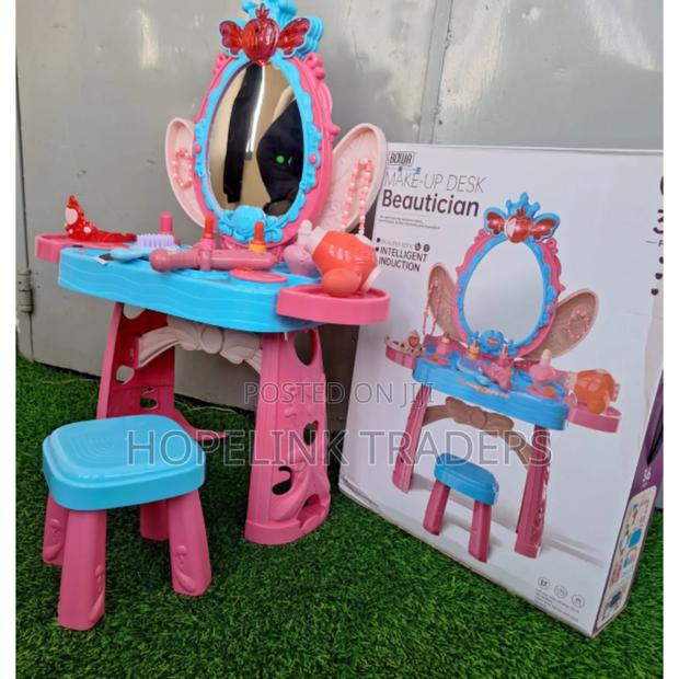 Make Up Table, Kids Make Up Table - main view