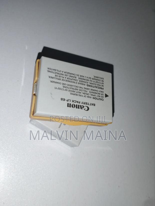 Canon Eos 600d DSLR Camera With Ef-S 18-55mm, 2batteries,Charger,Strap - thumbnail 6