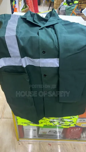 Working Dirt Prevention Coats