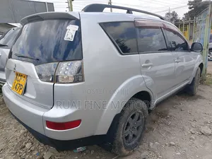 Mitsubishi Outlander 2009 Silver