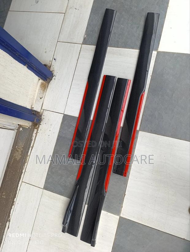 Universal Car Carbon Red Side Skirts Aerodynamic Body Styling