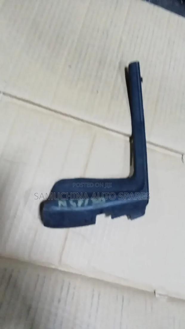 Windscreen Finisher Toyota Vitz 2014