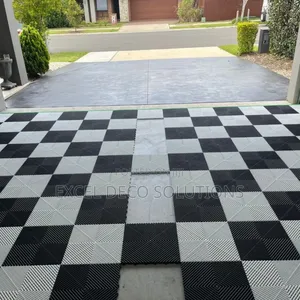 Durable Anti-Oil Garage Mat 40x40cm – Easy to Wash, Interlocking