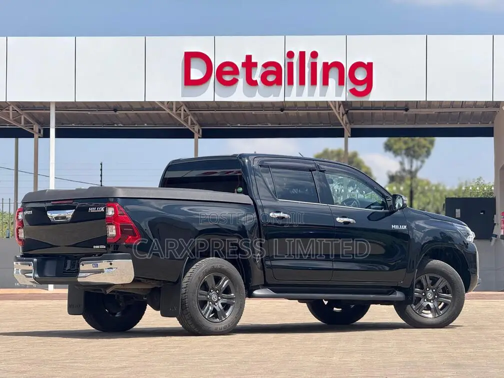 Toyota Hilux 2020 Black