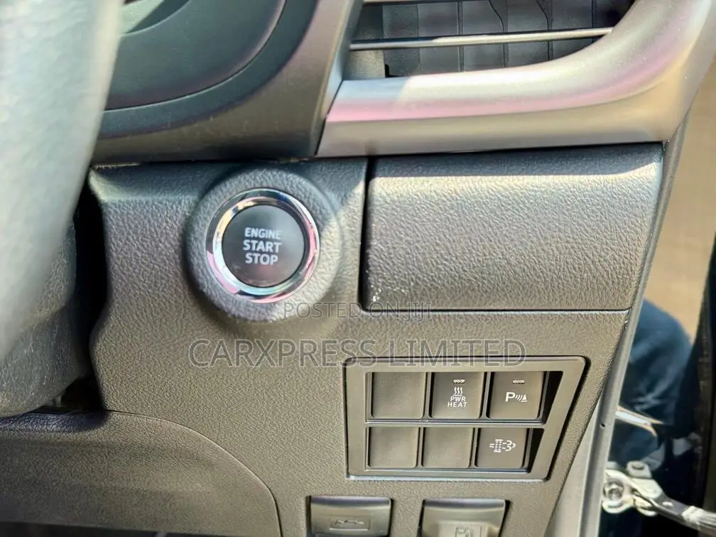 Toyota Hilux 2020 Black