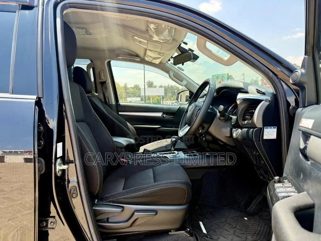 Toyota Hilux 2020 Black