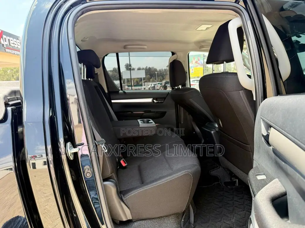 Toyota Hilux 2020 Black