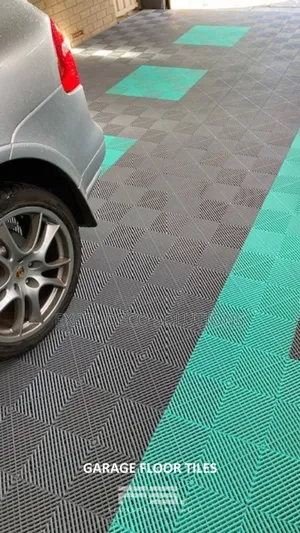 Waterproof Garage Mat 40x40cm – Easy to Clean, Non-Slip