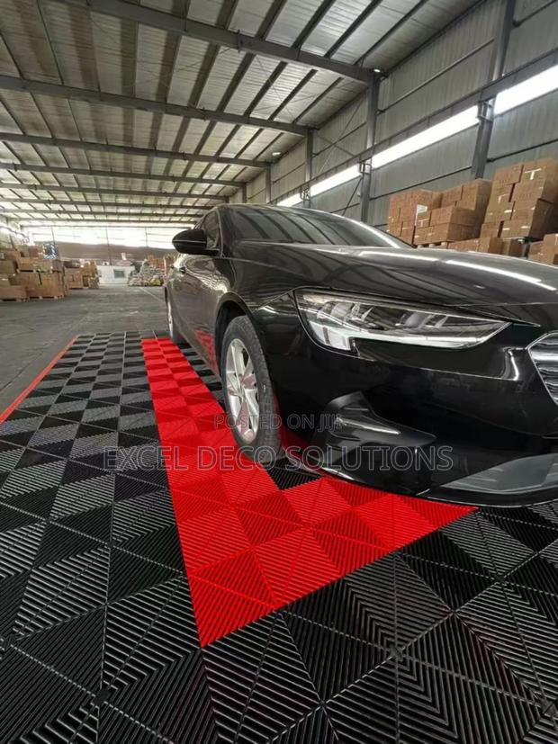 Garage Flooring Mat 40x40cm – Anti-Slip, Oil Resistant Strong 