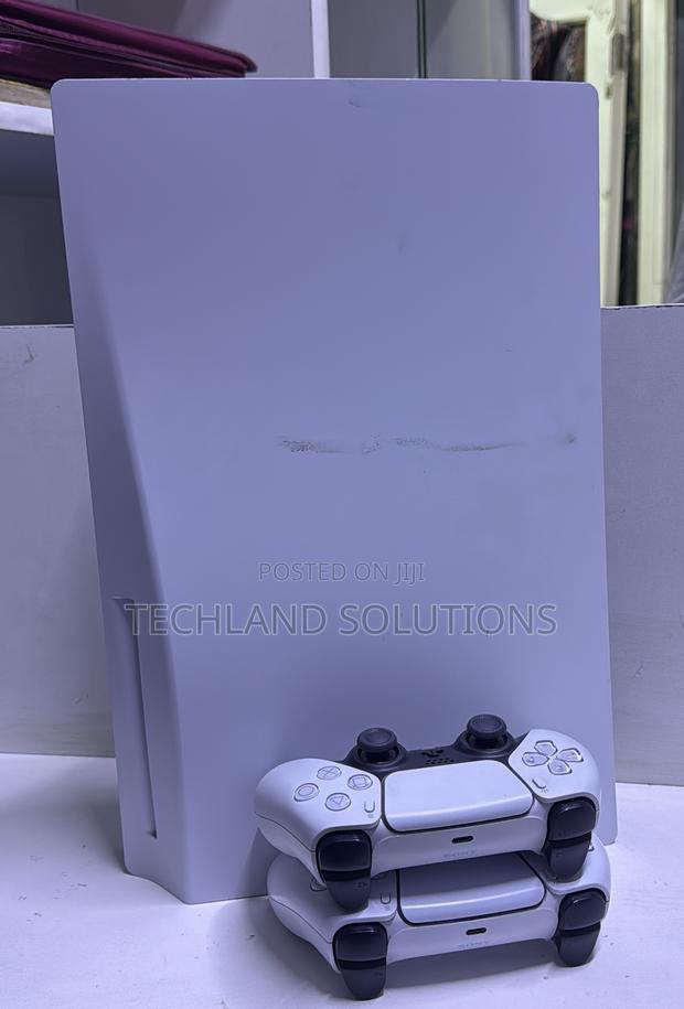 Well Kept Sony Playstation 5 Standard - thumbnail 3