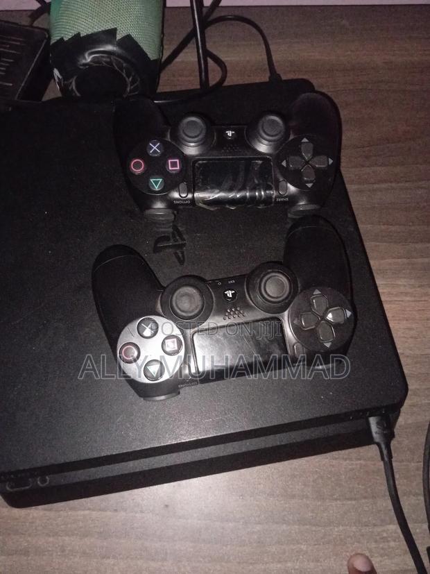 Playstation 4 Slim 1tb