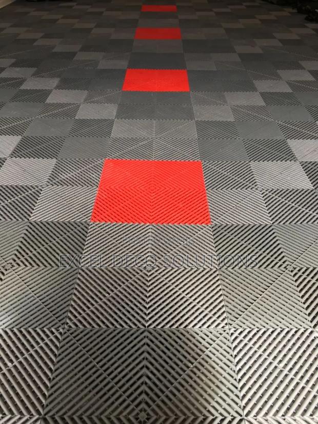 Durable Garage Flooring Mat 40x40cm – Oil Resistant Easy to Wash