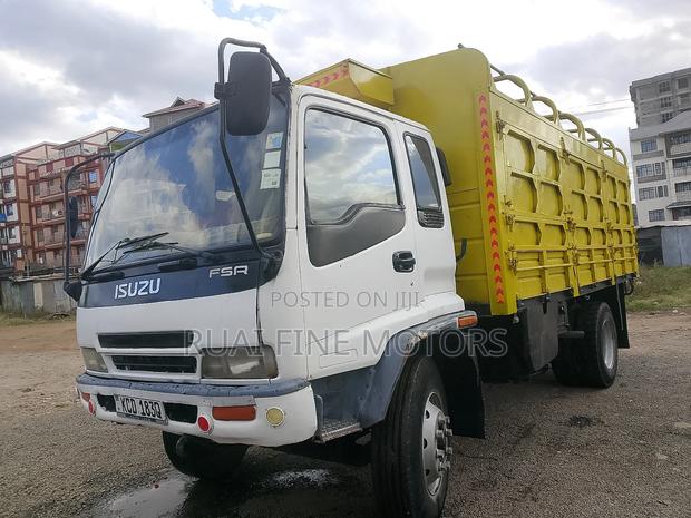 Isuzu FSR With Heavy Duty Body - thumbnail 3