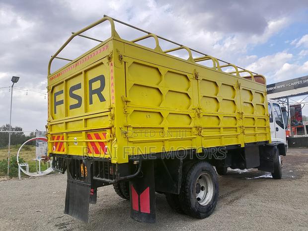 Isuzu FSR With Heavy Duty Body - thumbnail 6