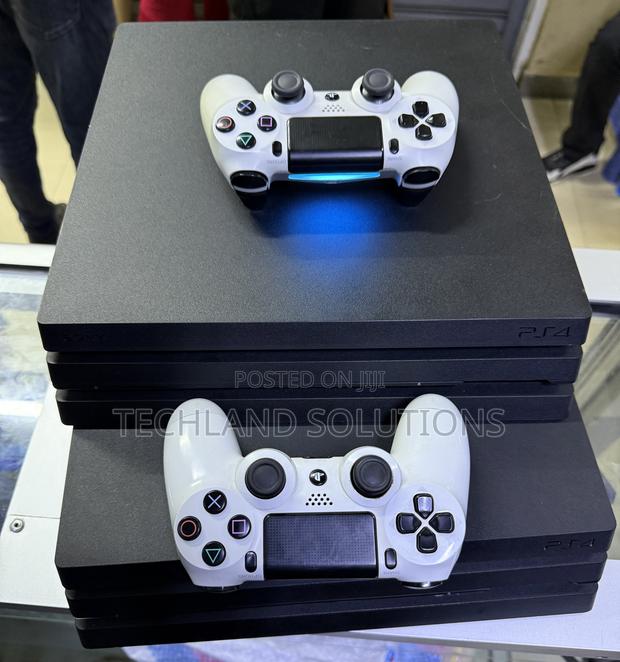 Lightly Used Ps4 Pro Machine - thumbnail 4