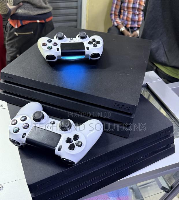 Lightly Used Ps4 Pro Machine - thumbnail 3